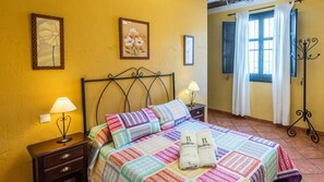 14 bedrooms, iron/ironing board, travel crib, WiFi - Lagar Martínez Málaga by Ruralidays (Málaga)