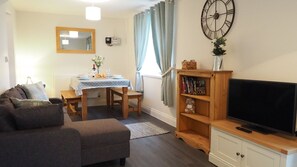 Family Cottage, Private Bathroom, Courtyard View | Lounge - Hideaway Cottage (Halesworth)