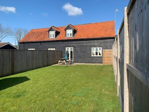 Family Cottage, Private Bathroom | Garden