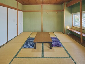 Familienapartment, Nichtraucher | Schallisolierte Zimmer, kostenloses WLAN, Bettwäsche