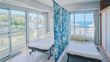 Soundproofing, free WiFi, bed sheets