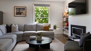 Living area - Wayward Cottage - Pet Friendly Haven with Free Wi-Fi! (Daylesford)
