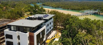 Nineteen On Gregory G02 - Slow M'Ocean - Linen Supplied