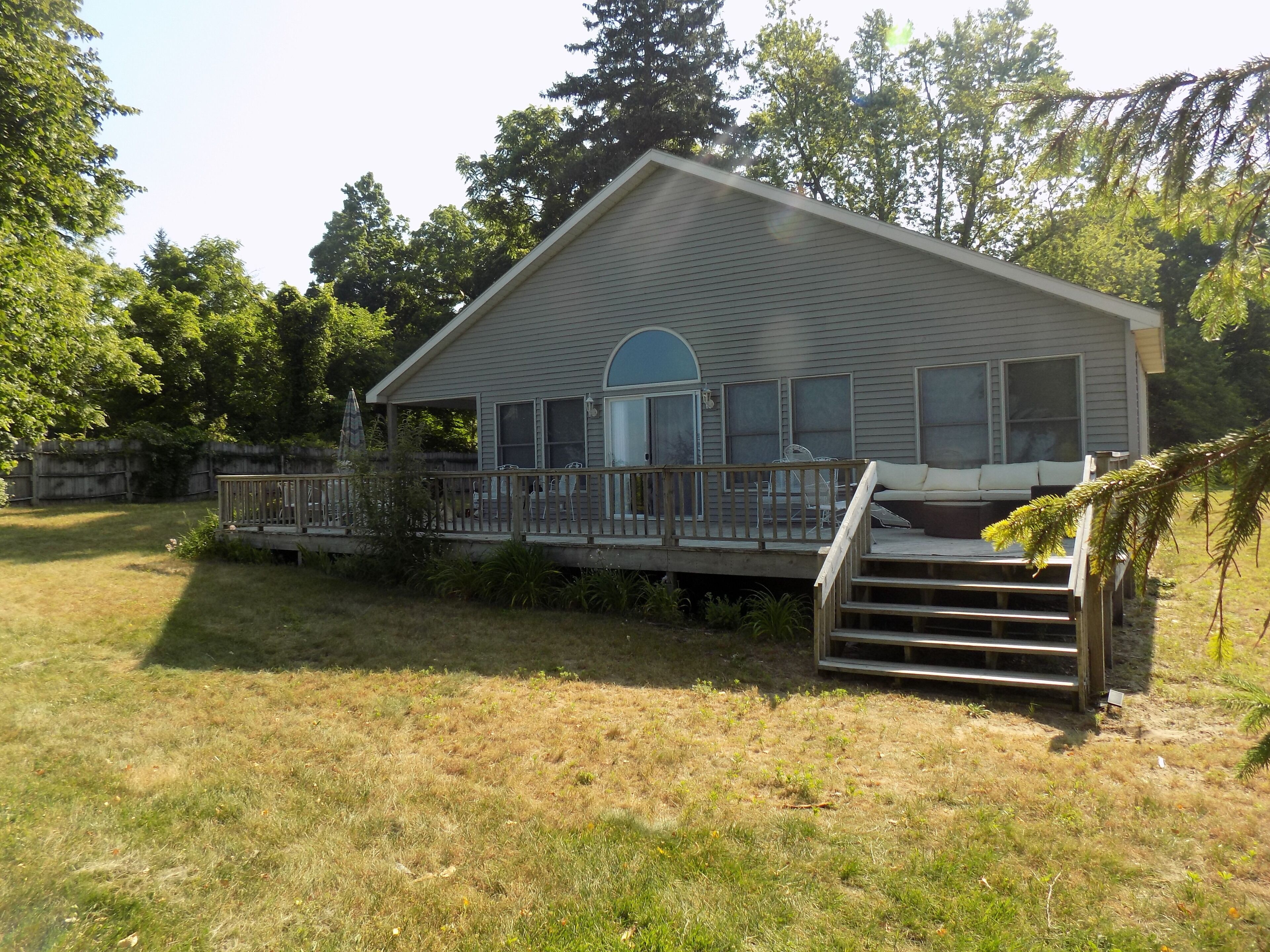 Family Owned Cottage Over Looking Lake Michigan