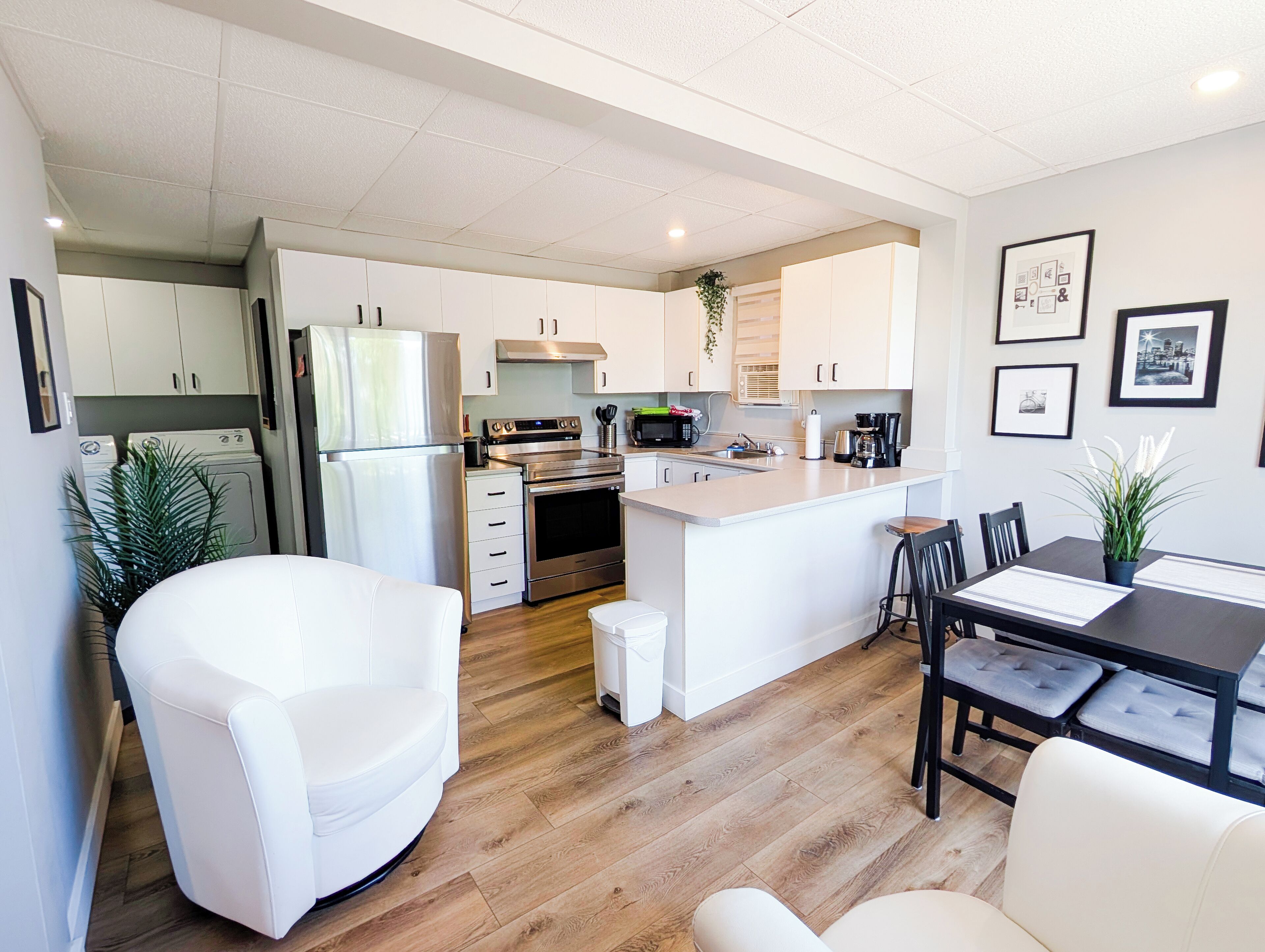 Departamento estándar, 1 cama matrimonial (550) | Cocina privada | Refrigerador con congelador, microondas, horno y parrilla de estufa 