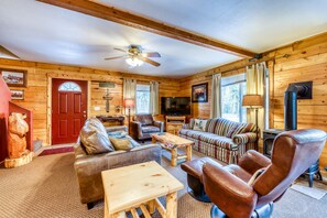 TV, fireplace, DVD player, books