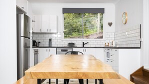 Hus, 4 soverom, fjellutsikt | Spiseområde på rommet