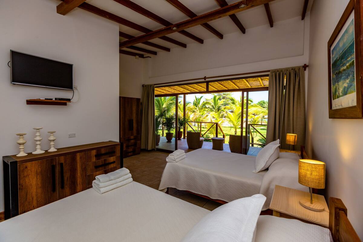 Premium Double or Twin Room | WiFi (free), bed sheets