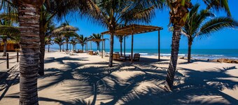  Hotel Punta Camarón Bungalows & Suites