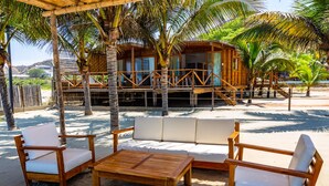 On the beach, white sand -  Hotel Punta Camarón Bungalows & Suites (Zorritos)