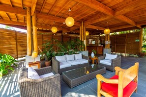 Lobby -  Hotel Punta Camarón Bungalows & Suites (Zorritos)