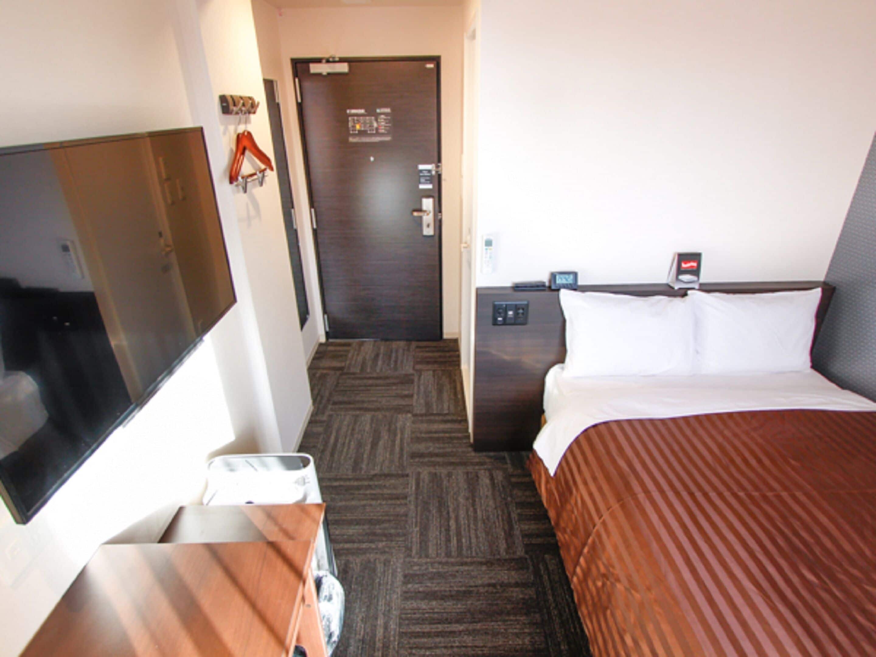 iron/ironing board, free wifi