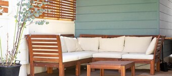 Ini Kobe Hostel & Cafe Bar