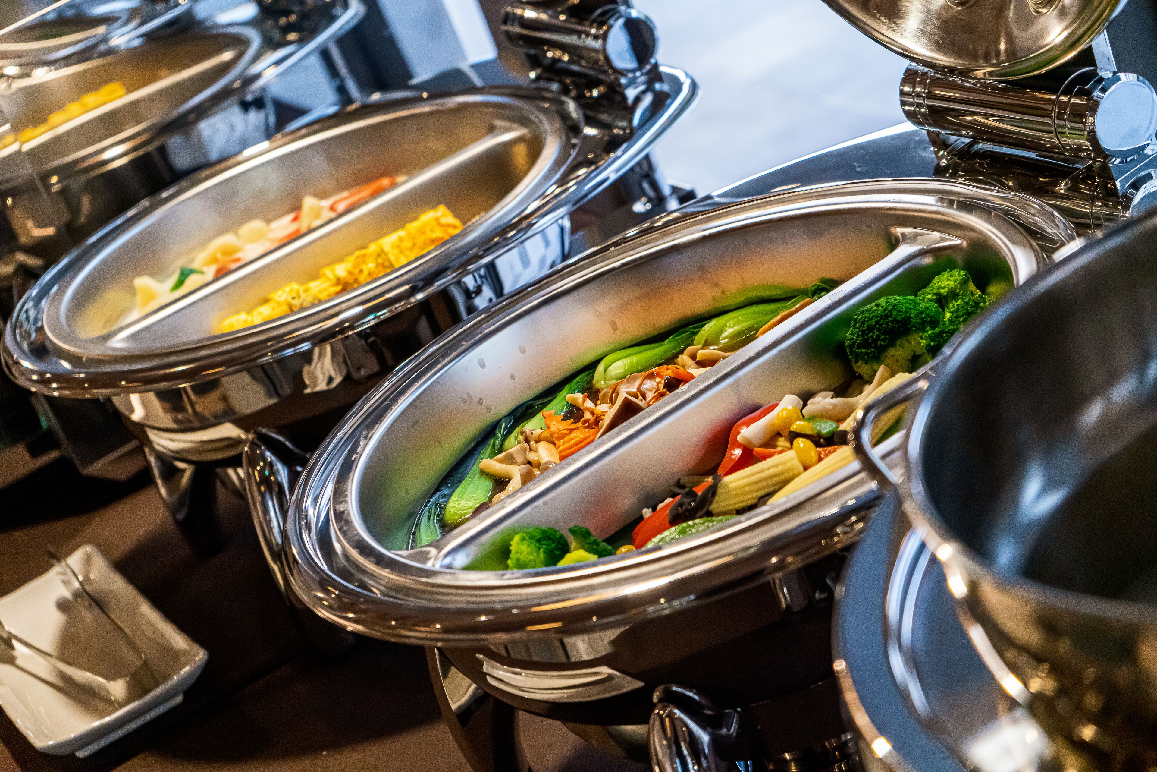 free daily self-service breakfast