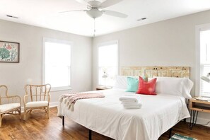 3 bedrooms, desk, iron/ironing board, travel cot
