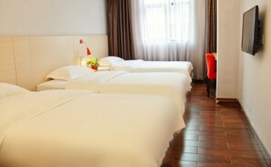 Classic Triple Room | Desk, blackout drapes, free WiFi - Wenxin Hotel Xiancun (Guangzhou)