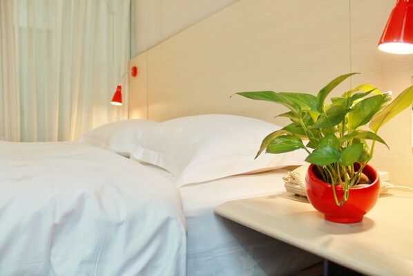 Business Double Room | Desk, blackout drapes, free WiFi - Wenxin Hotel Xiancun (Guangzhou)