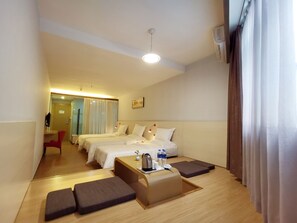 星願三人房 | 書桌、遮光窗簾/窗簾、熨斗/熨衫板、免費 Wi-Fi