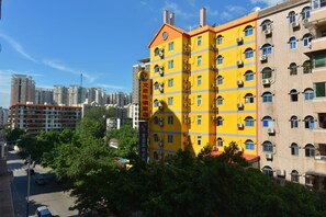 Front of property - evening/night - Wenxin Hotel Huajing Xincheng (Guangzhou)