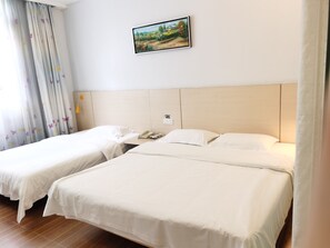 Desk, blackout curtains, iron/ironing board, free WiFi - Wenxin Hotel South Hospital (Guangzhou)