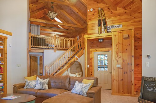 Tranquil, Boho Cabin Retreat overlooking Lake