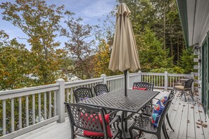 Outdoor dining - Tranquil, Boho Cabin Retreat overlooking Lake (Muncy Valley)