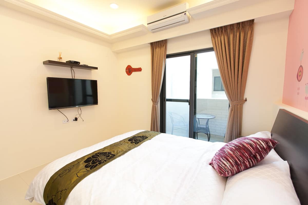 Classic Double Room | Down comforters, blackout drapes, free WiFi