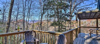 'Nature's Retreat' w/ Hot Tub: 7 Mi to Bryson City