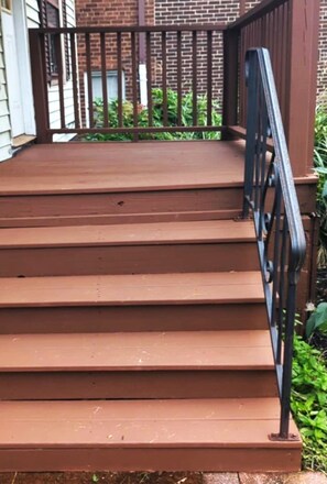 Exterior detail - CLE Retreat - Priv APT & Offstreet Parking OFF-SEASON PRICING!!! (Lakewood)