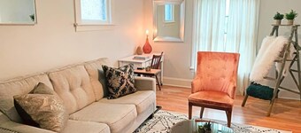 CLE Retreat - Priv APT & Offstreet Parking OFF-SEASON PRICING!!!