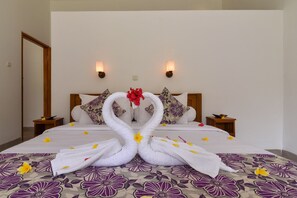 3 bedrooms, in-room safe, iron/ironing board, WiFi - Villa Punyan - Private Villa Close to Central Lovina (Lovina, Buleleng)