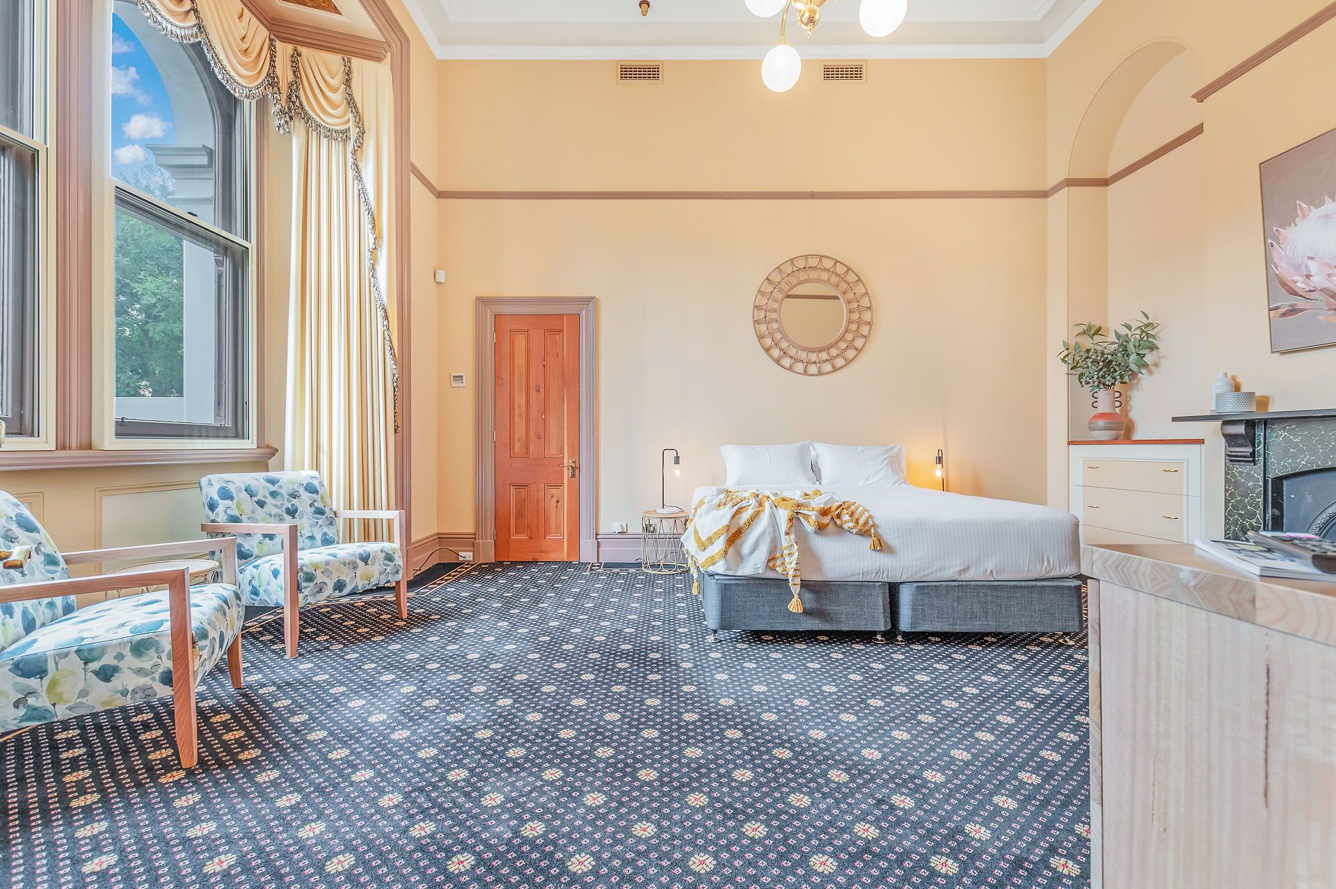 suite, 1 king bed | 1 bedroom, individually decorated, individually furnished