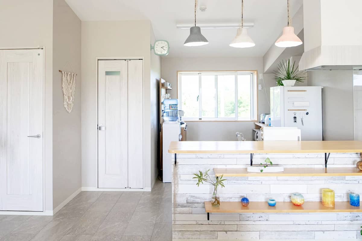 apartment, 2 bedrooms | private kitchen | full-sized fridge, microwave, stovetop, rice cooker