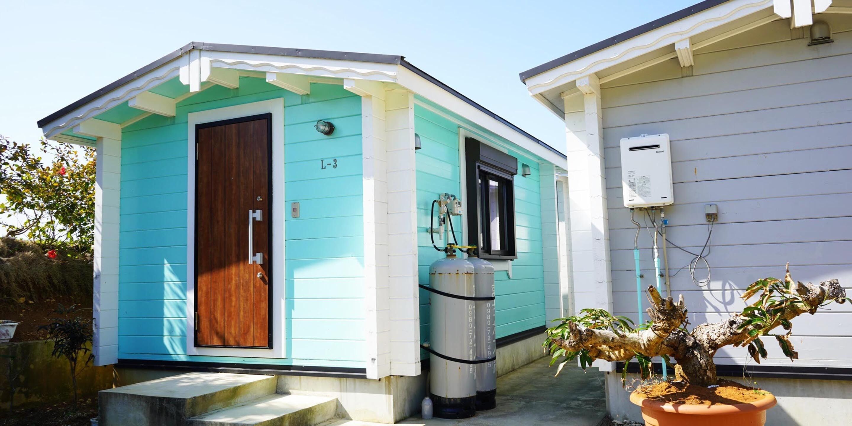 double room with private bathroom | premium bedding, desk