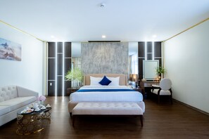 Flat-screen TV - Sandals Star Hotel (Duc Trong)