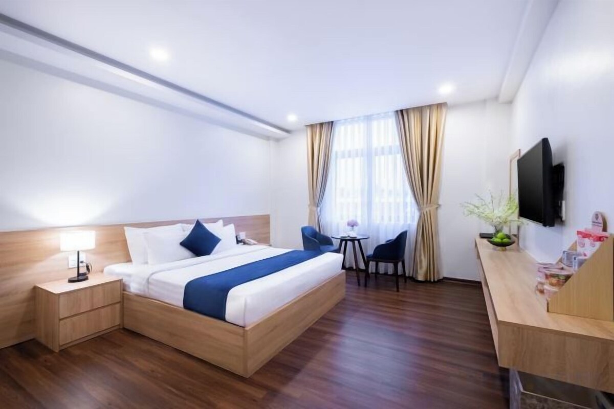 Ropa de cama de alta calidad, minibar, escritorio y cortinas blackout 