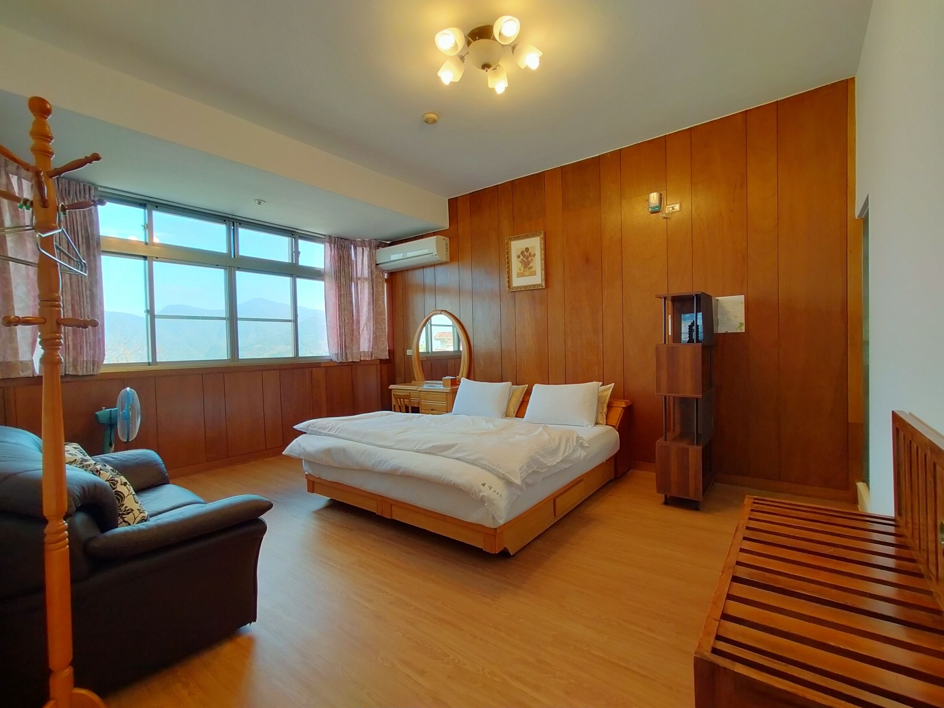 Basic Double Room, 1 Queen Bed, Mountain View | Blackout drapes, free WiFi, bed sheets