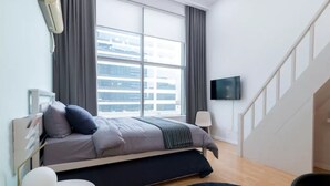 Desk, free WiFi, individually decorated, individually furnished - Lovely House Hongdae (Seoul)