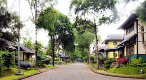 Property grounds - VILLA ADE - 0620 KOTA BUNGA PUNCAK (Cipanas)