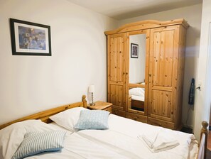 Unclassified image, 4 of 11, button