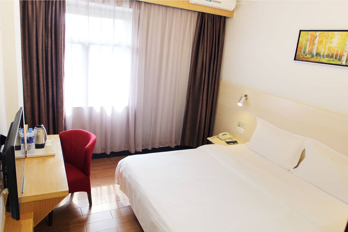 Grand Double Room | Blackout curtains, free WiFi, bed sheets