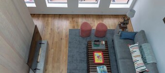 Appartement moderne entièrement rénové avec vue sur le centre commercial Downtown