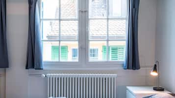 Iron/ironing board, free WiFi, bed sheets