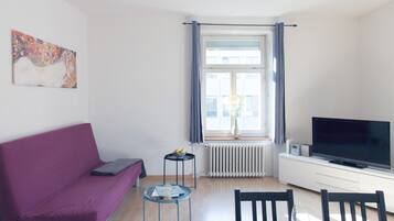 Appartement, 2 chambres, cuisine, en bord de lac | Salle de séjour