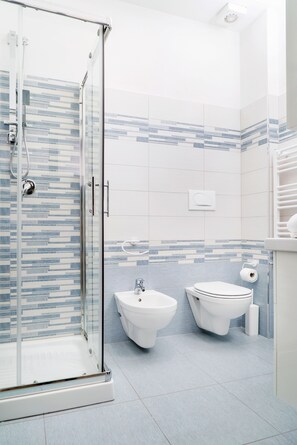 Apartment, 3 Bedrooms | Bathroom | Towels - Orti - Modern Apartment Porta Romana (Milan)