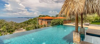 Beautiful condo w/breathtaking ocean & mountain views and shared pool
