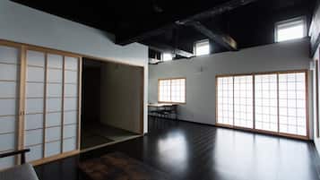 Basic House, 2 Bedrooms (TANI) | Living area