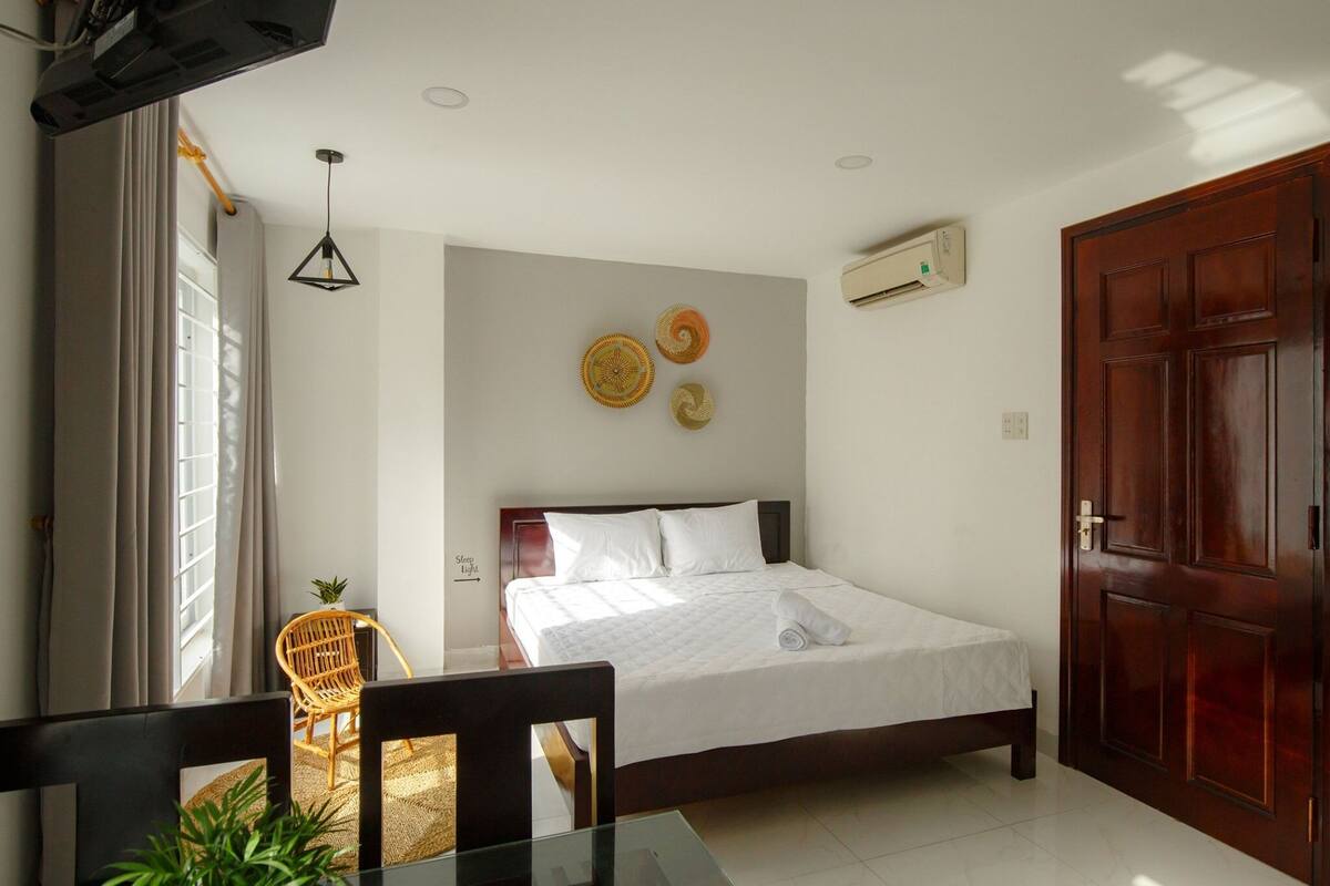 Habitación doble Deluxe | Escritorio, espacio para trabajar con laptop y cortinas blackout 