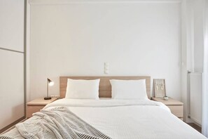 1 soveværelse, skrivebord, strygejern/strygebræt, weekendseng