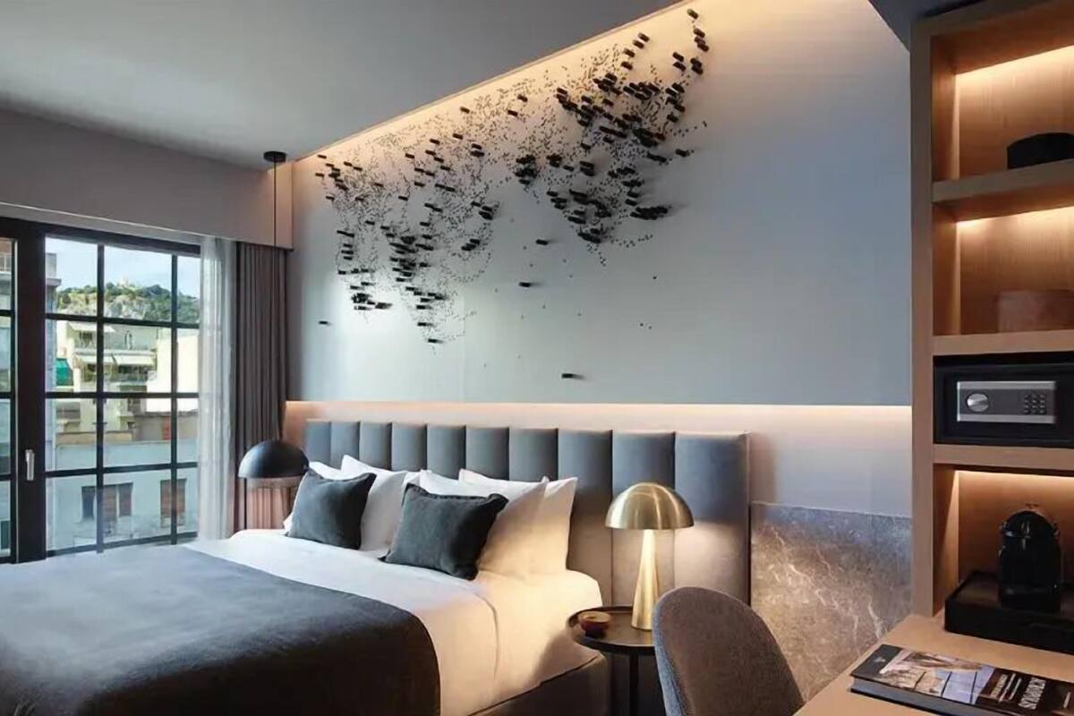 Executive Room, City View | Minibar, in-room safe, desk, laptop workspace